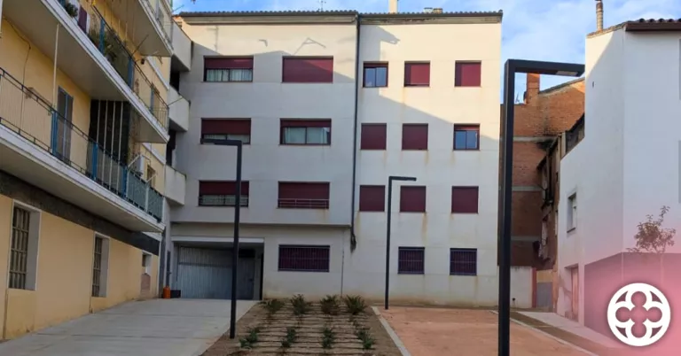 Almenar arranja un solar en desús