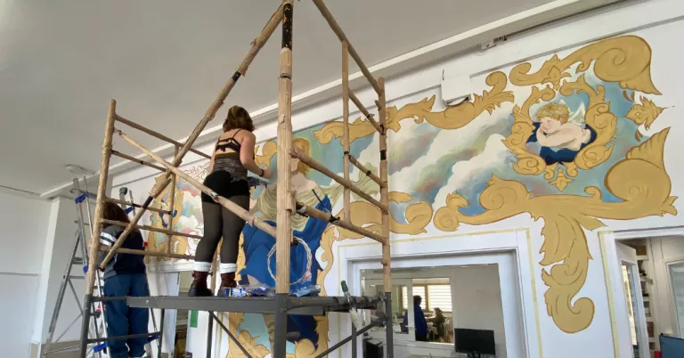 Els alumnes de l’Escola d’Art Ondara reivindiquen la incertesa del futur amb una exposició artística