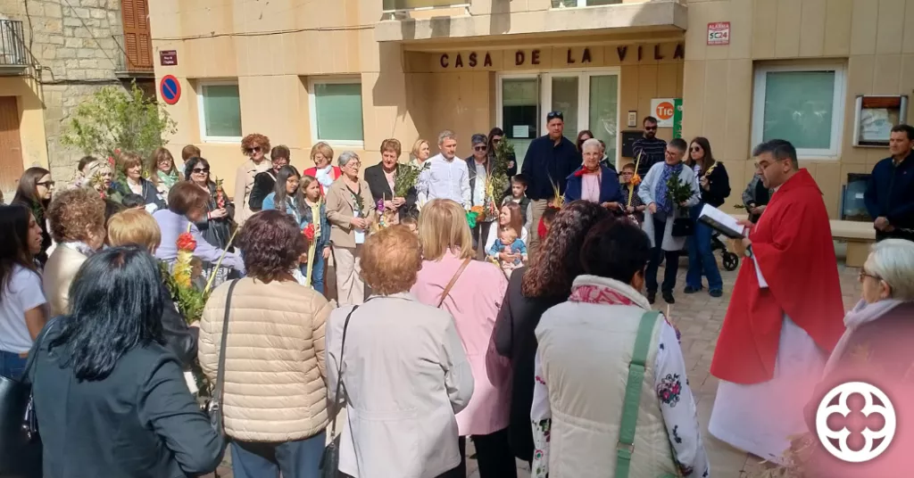 Massalcoreig beneeix les palmes i els palmons de Diumenge de Rams entre poesia