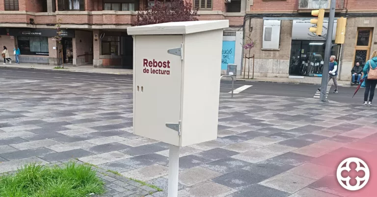 Els "rebosts de lectura" arriben a les places de Lleida