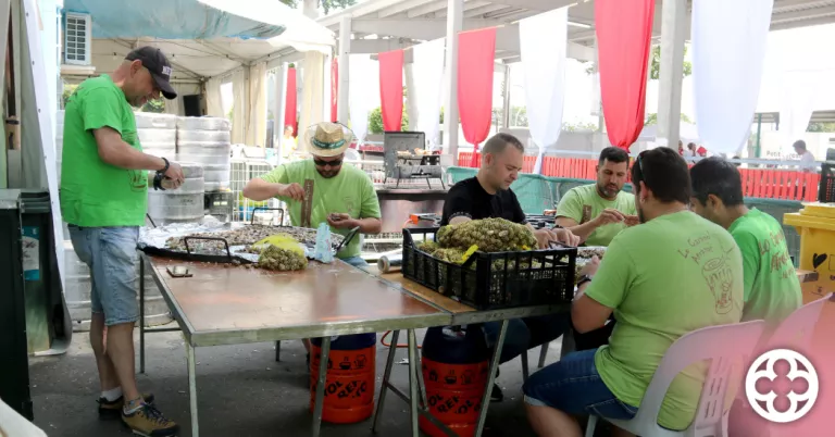 Collistes de l'Aplec del Caragol de Lleida escalfen motors per donar el tret de sortida a la festa
