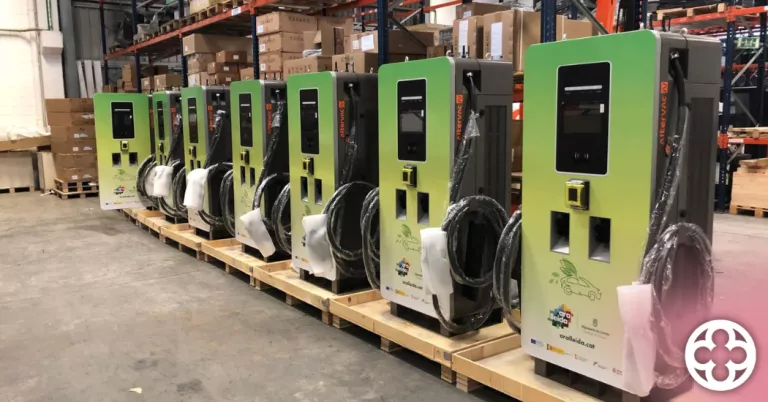 Turisme instal·la un centenar de carregadors elèctrics al Pirineu i Terres de Lleida