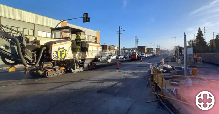 Tasques de pavimentació a l’avinguda Indústria aquest cap de setmana