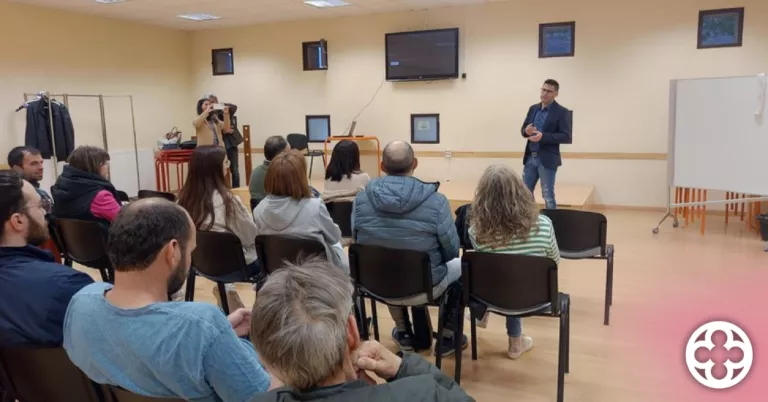 Els comerciants de La Bordeta innoven en la seva promoció amb l’Aparador digital