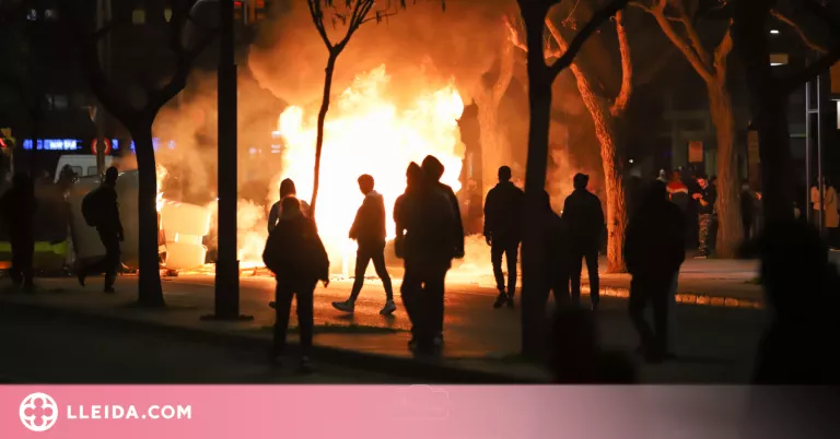 Pueyo: "En la defensa de la llibertat d'expressió la violència i el vandalisme d'una minoria no són la resposta"