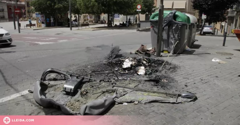Condemnats dos menors per cremar 33 contenidors a Lleida la nit de Sant Joan de 2019