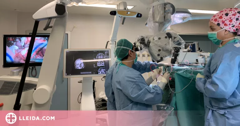 L'Arnau de Vilanova estrena un neuronavegador i un microscopi d’última generació