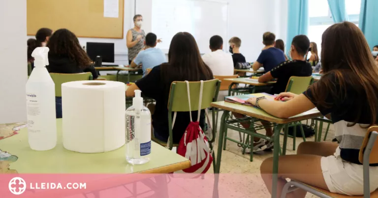 Alumnes de batxillerat i FP tornaran a classe abans d'acabar el curs