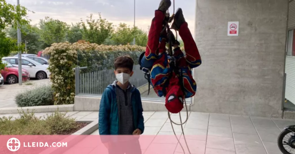 Superherois visiten infants i adolescents d'un hospital lleidatà