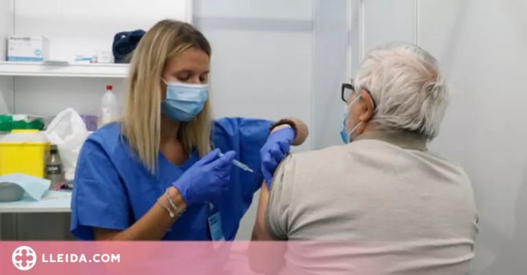 Tres de cada deu catalans tenen la primera dosi de la vacuna contra la covid-19