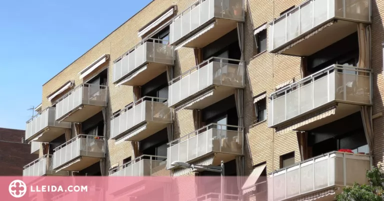 Les compravendes d'habitatge inscrites augmenten entre gener i març