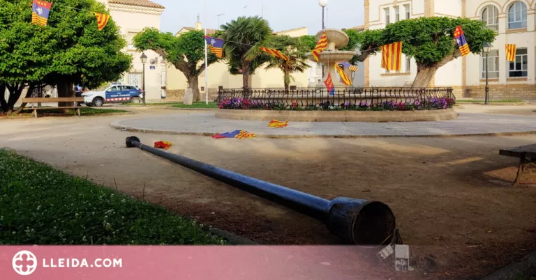 Denuncien múltiples destrosses a l'emblemàtica plaça d'un poble del Segrià
