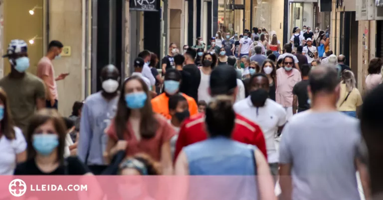 Sanitat estudia eliminar la mascareta en espais oberts al juliol
