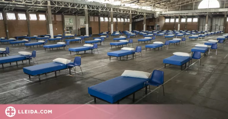La CGT i Fruita amb Justícia Social acusen la Paeria de vetar-los l'accés al dispositiu per a temporers a Lleida