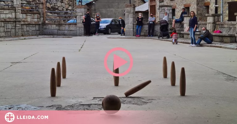 ⏯️ Les Valls d'Àneu mantenen la tradició de les bitlles pallareses