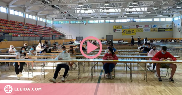⏯️ Alumnes de la Seu utilitzen per primer cop un pavelló poliesportiu per fer la selectivitat