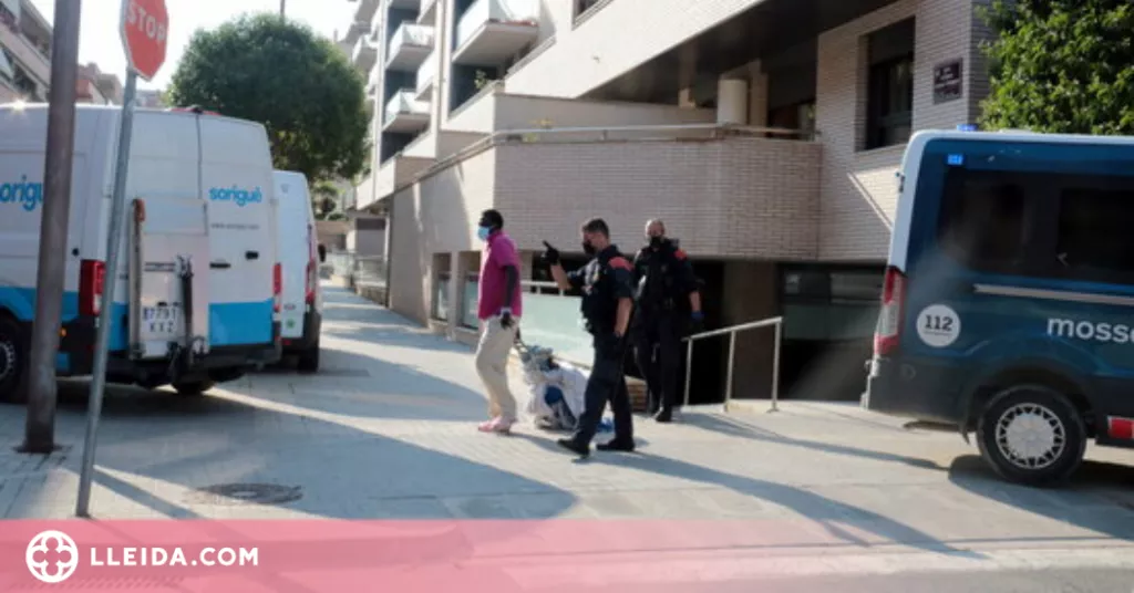 ⏯️ Desallotgen sense incidents 3 dels 12 pisos ocupats en un bloc de la Bordeta
