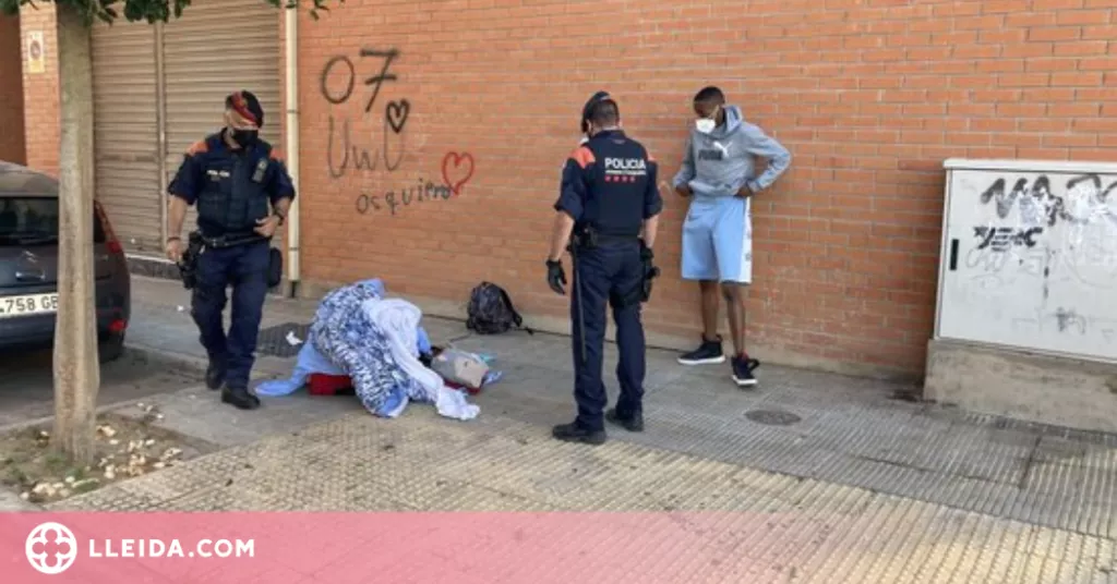 ⏯️ Desallotgen sense incidents 3 dels 12 pisos ocupats en un bloc de la Bordeta