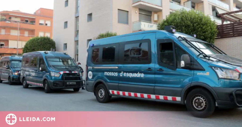 ⏯️ Desallotgen sense incidents 3 dels 12 pisos ocupats en un bloc de la Bordeta