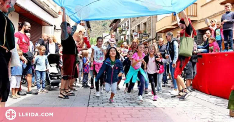 Fins a 22 companyies oferiran espectacles, tallers, instal·lacions i experiències a l'Esbaiola't