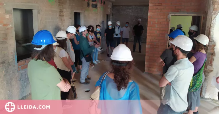 Una quarantena d’arquitectes visiten un edifici en rehabilitació del Centre Històric de Lleida