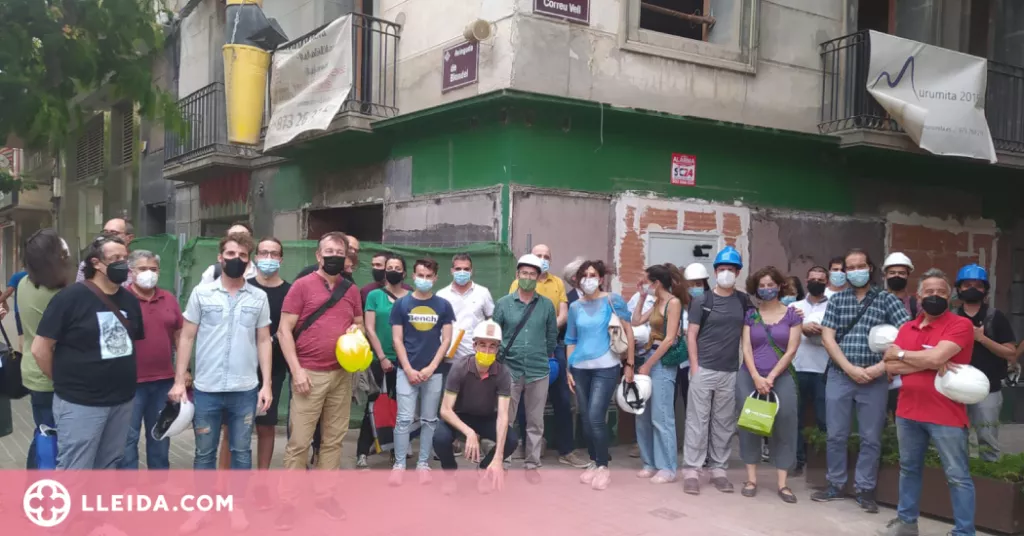 Una quarantena d’arquitectes visiten un edifici en rehabilitació del Centre Històric de Lleida