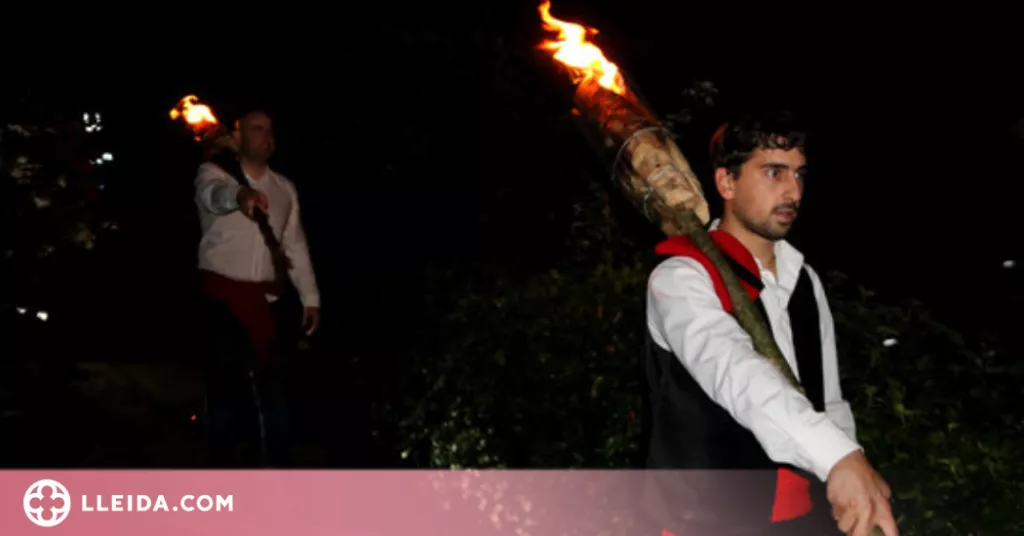 ⏯️ La festa de les falles de la Pobla es redueix a una baixada simbòlica amb tres fallaires