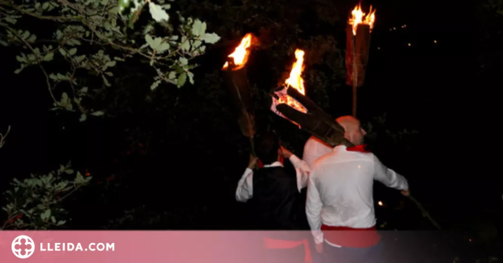 ⏯️ La festa de les falles de la Pobla es redueix a una baixada simbòlica amb tres fallaires