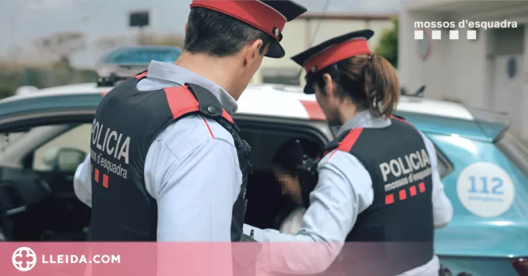 Detingut per obligar amb una navalla a un jove de Lleida a retirar 200 euros d'un caixer