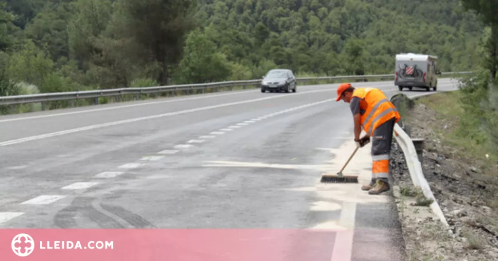 ⏯️ Dos morts i un ferit greu en una col·lisió entre tres turismes i un autobús a l'Alt Urgell