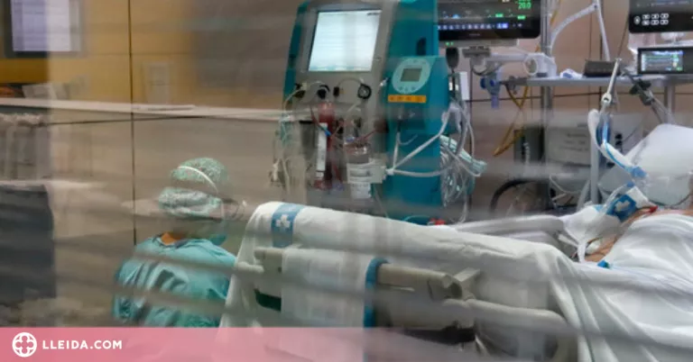 Els hospitals catalans superen els 500 crítics i els 2.200 ingressats