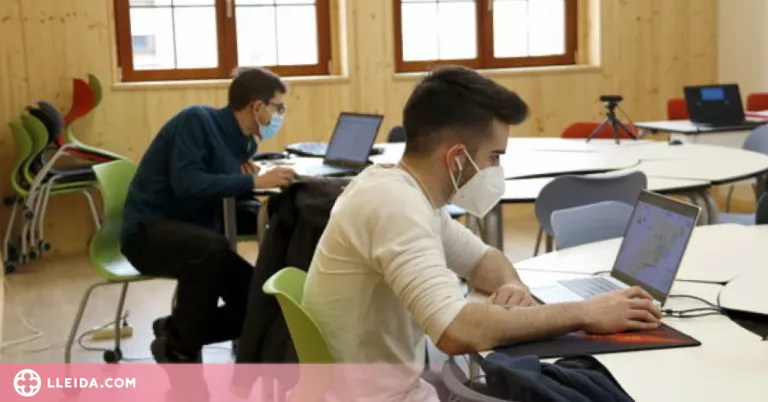 Educació crea més de 4.200 noves places d'FP de grau mitjà