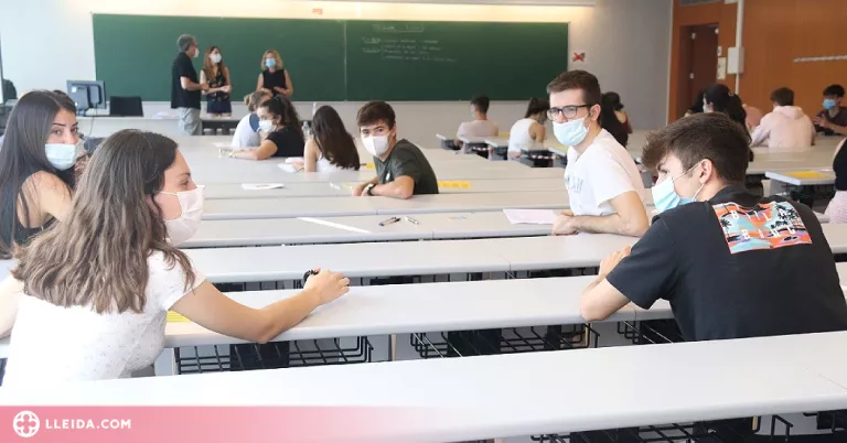 El Govern anima els universitaris a vacunar-se abans de l'inici de curs