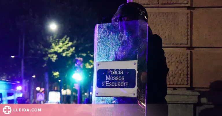 Nova nit d'aldarulls a la Seu amb enfrontaments entre Mossos i participants a un botellot