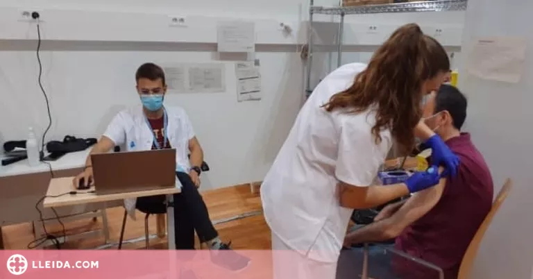 Més del 70% de la població espanyola ja té la pauta completa de vacunació