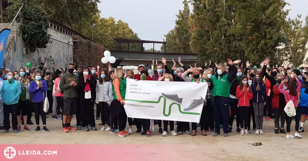 Més de 1.400 persones caminen contra el càncer a Lleida