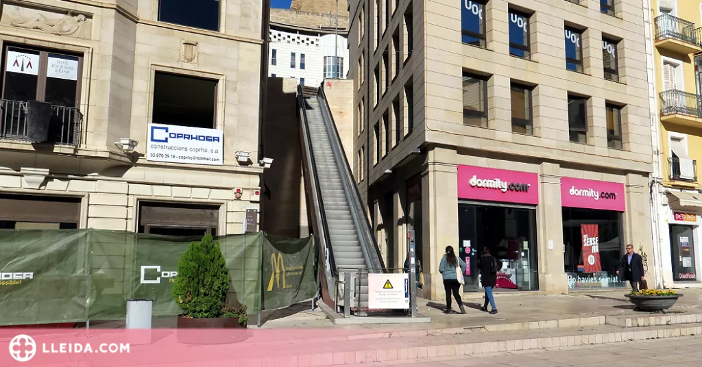 Comença la renovació de les escales mecàniques de la plaça Sant Joan