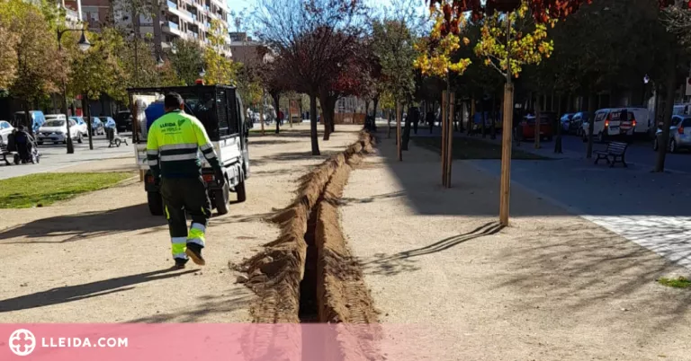 Obres per instal·lar una nova xarxa de reg a Pardinyes