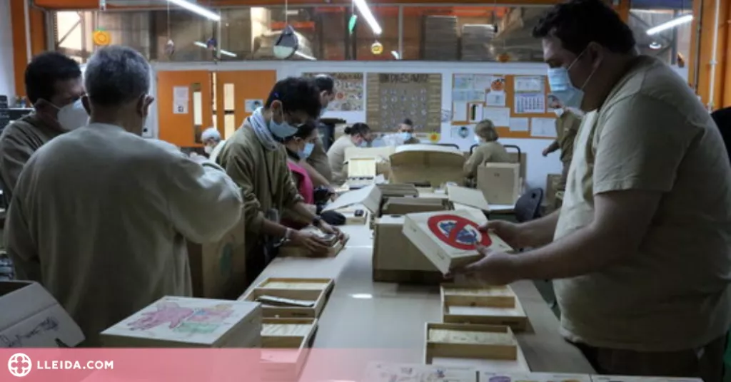 ⏯️ Alemany humanitza la producció per dissenyar les caixes de Nadal