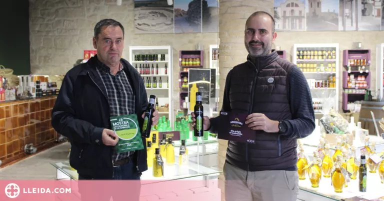 Comensals de la Mostra de les Garrigues reben oli verge extra de la Cooperativa Arbequina