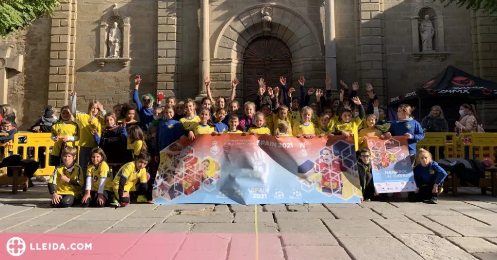 Handbol als carrers de Guissona