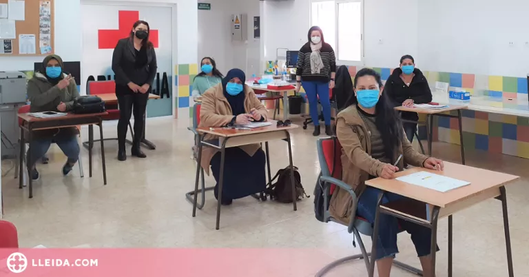 Nou programa de Creu Roja Lleida per acompanyar dones migrades desocupades