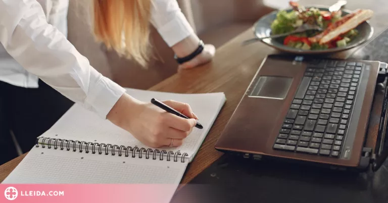 El teletreball perjudica més la salut de les dones