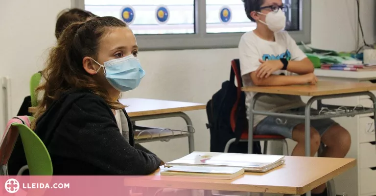 Els escolars tornen a les aules en plena onada d'òmicron amb un nou protocol covid