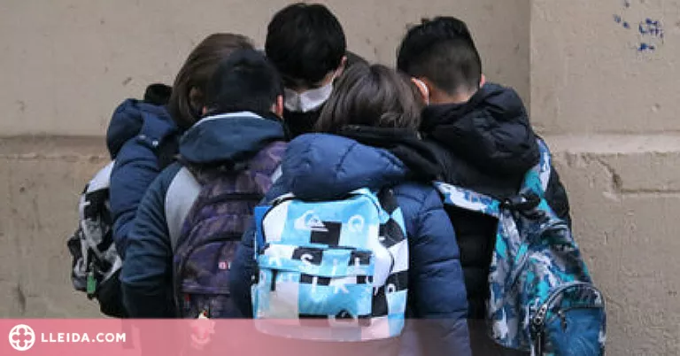 Set de cada deu famílies creuen que l'entorn de les seves escoles no és prou segur pels infants
