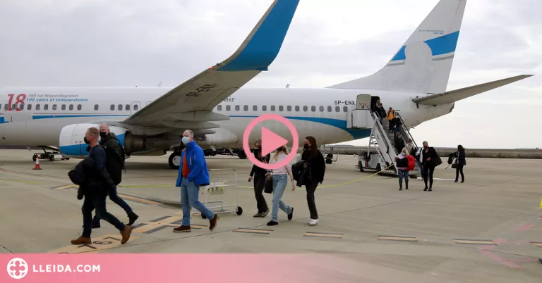 ⏯️ L'aeroport d'Alguaire torna a rebre esquiadors suecs dos anys després