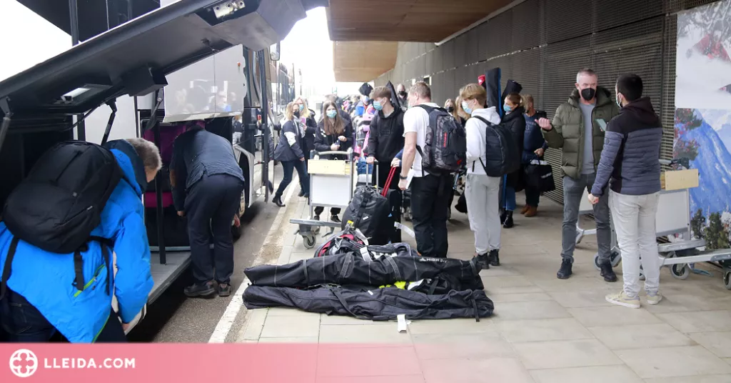 ⏯️ L'aeroport d'Alguaire torna a rebre esquiadors suecs dos anys després
