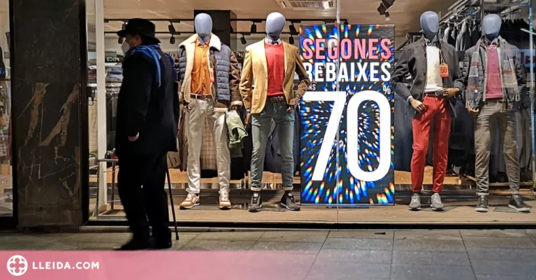 El comerç aspira a mantenir les vendes en unes rebaixes marcades pels efectes de la inflació