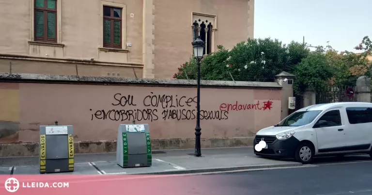 Arxivada la investigació contra tres membres d'Endavant per unes pintades al Bisbat de Lleida contra la pederàstia