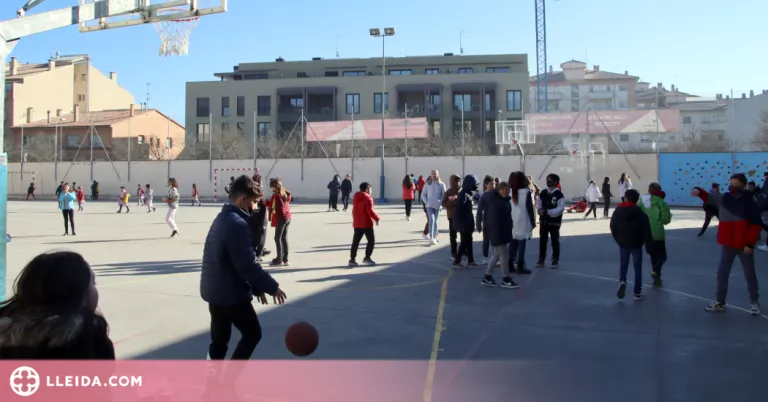 Catalunya elimina les quarantenes de contactes estrets als centres educatius